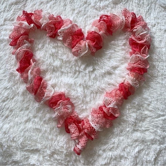 Y2K 00s knit ruffle scarf / hip sash / belt - pink & white - Picture 3 of 8